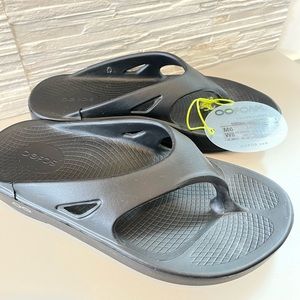 Unisex Oofos sandals - BNIB